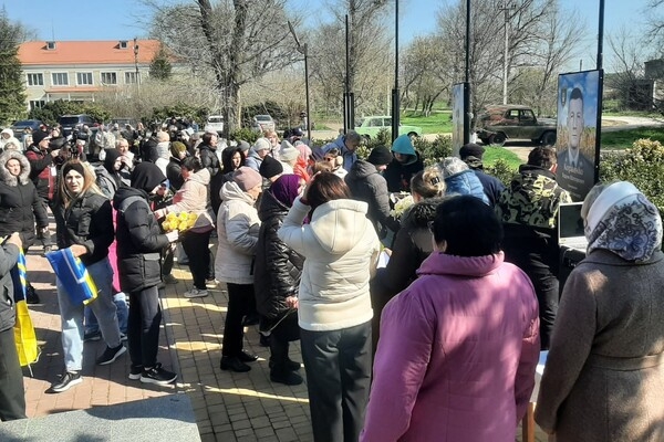 Чествование памяти защитников Украины: под Одессой открыли Аллею Героев
