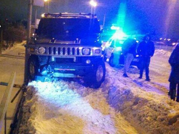 16-летняя нетрезвая ровенчанка вместе с подружками угнали престижный Hummer, на котором и попали в ДТП (фото)
