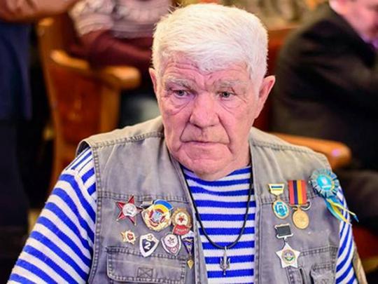 68-летний волонтер, собравший для армии больше миллиона гривен, стал Народным героем Украины