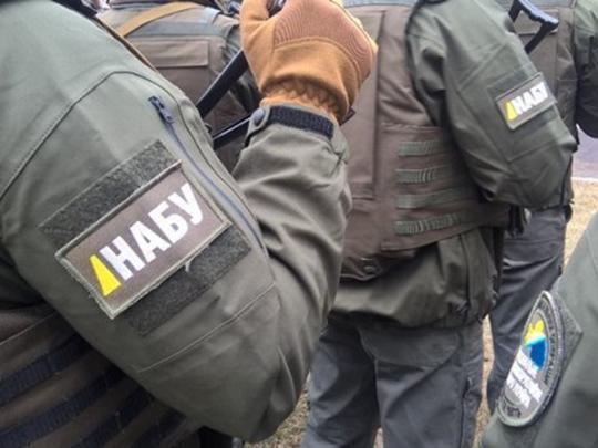 Антикоррупционное бюро задержало сотрудников СБУ за вымогательство 50 тысяч долларов