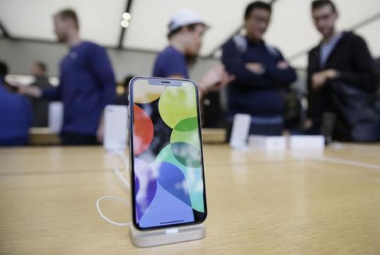 Apple сократила вдвое производство iPhone X из-за низких продаж
