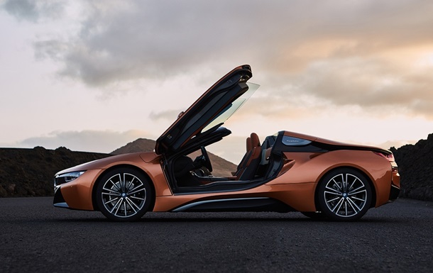 BMW показала гибридный спорткар i8 Roadster