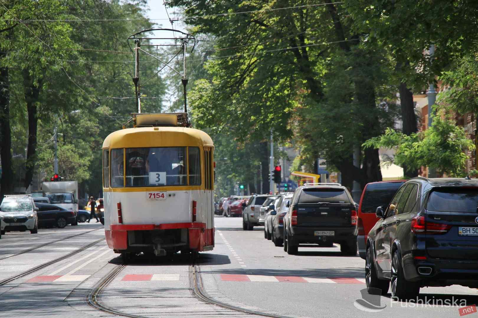 Большое возвращение: по Преображенской вновь курсируют трамваи. Фоторепортаж