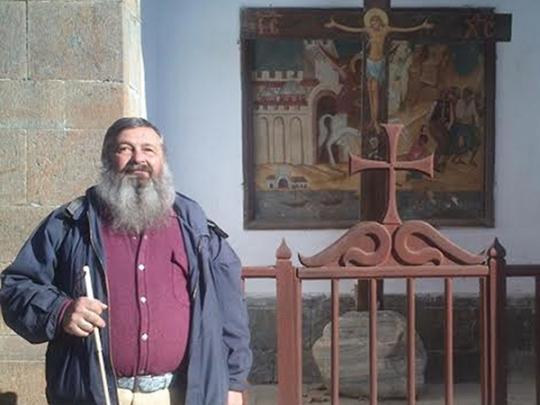 Киевский адвокат стал первым слепым паломником из Украины, который самостоятельно добрался до Афона