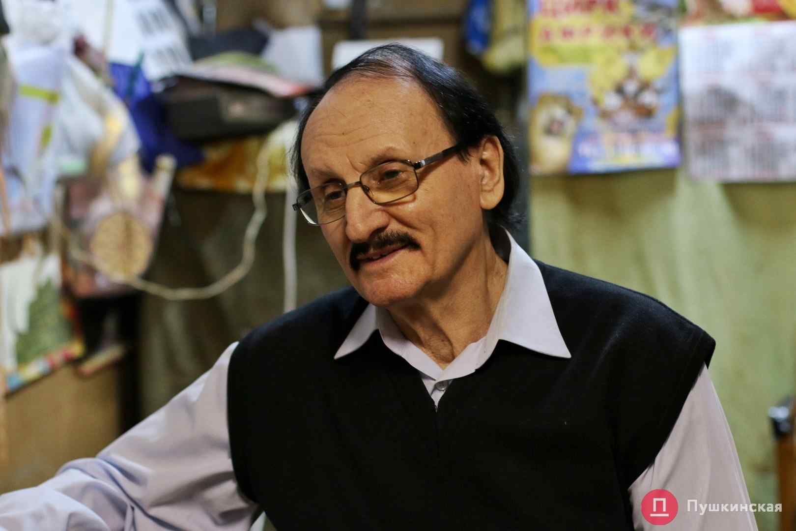 «Когда надо мной смеются — это прекрасное чувство»: история одесского клоуна-пародиста