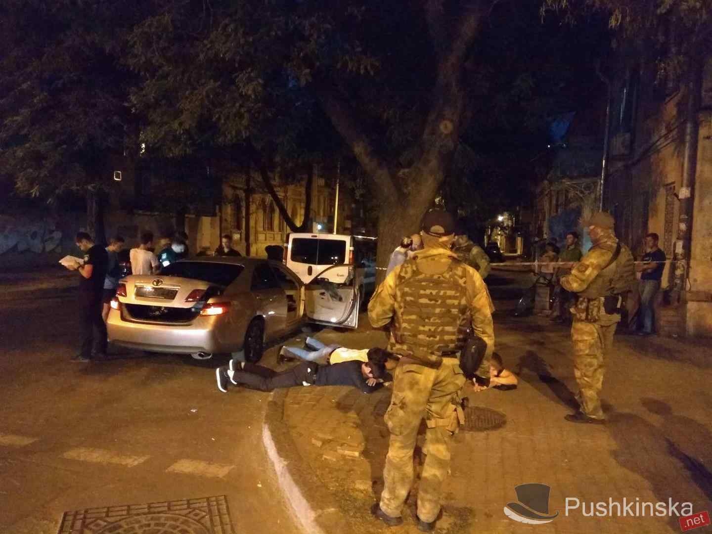 «Маски-шоу» в центре Одессы: на Лейтенанта Шмидта силовики проводят спецоперацию. Фото, видео