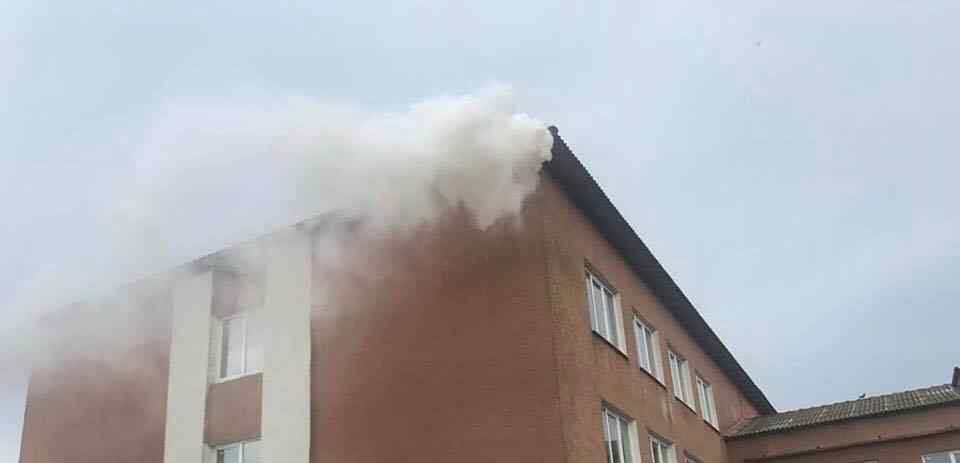 Молния снова спровоцировала пожар в школе – на этот раз в Килийском районе. Фото