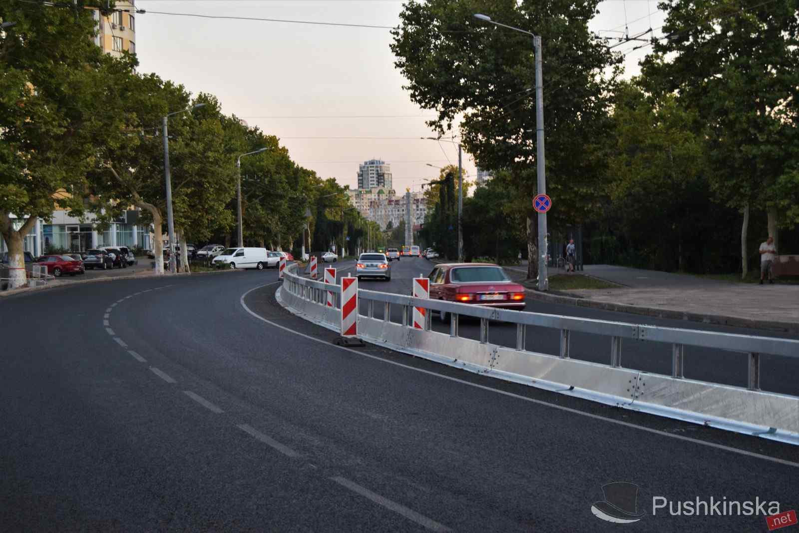 На проспекте Шевченко установили отбойник. Фото