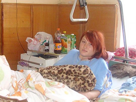 На Житомирщине 19-летняя девушка, упав ночью с моста высотой десять метров, чудом осталась жива