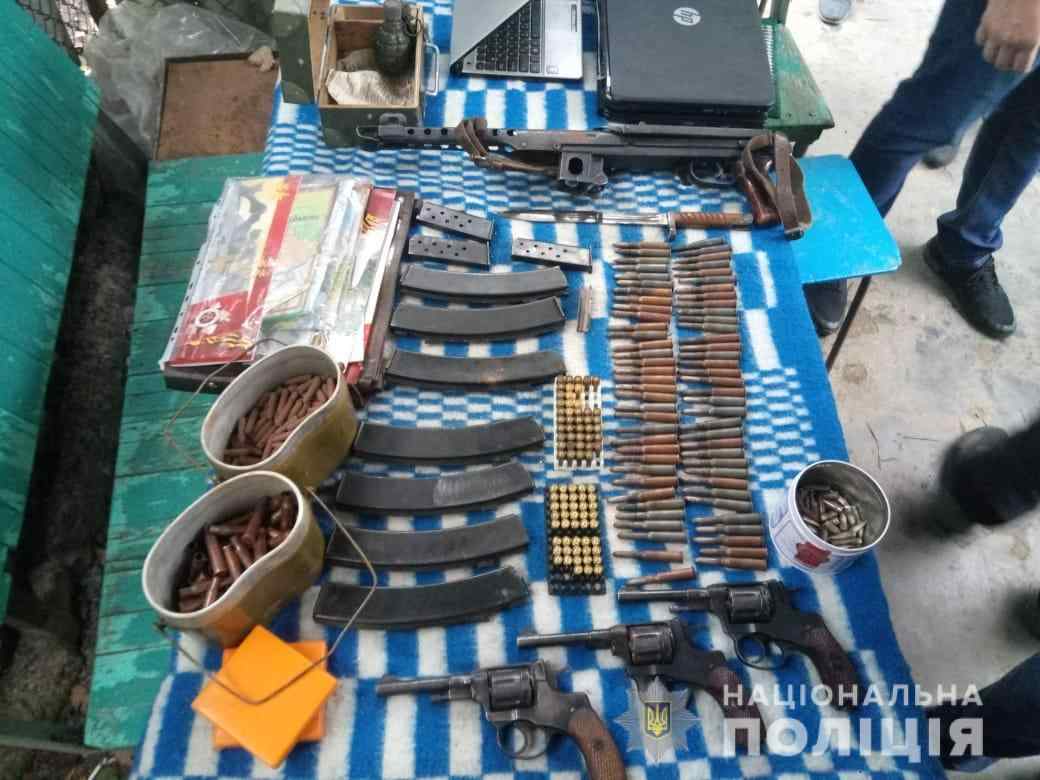 Оружейных дел мастер: мужчина отливал пули на своей даче под Одессой. Фото, видео