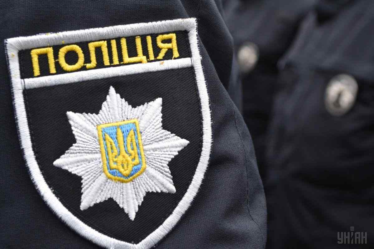 Полицейского, который избил в Одесской области мужчину, отстранили