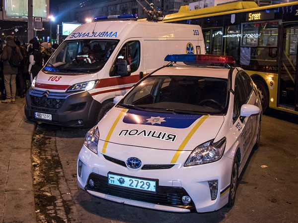 Полиция ищет бомбу в столичном ТРЦ Украина