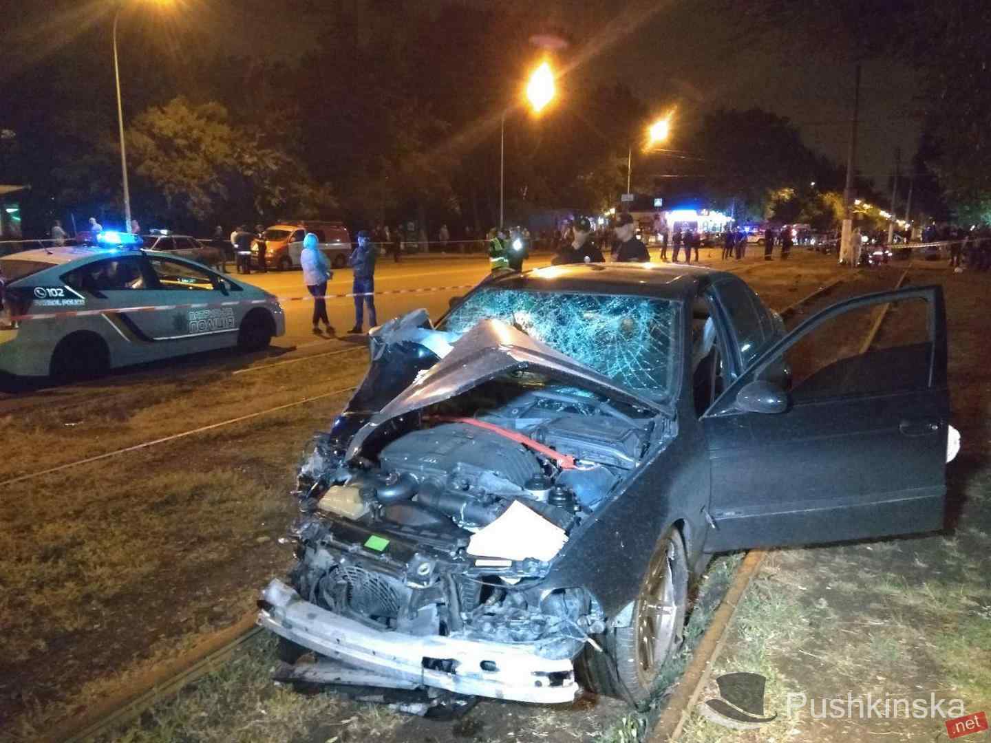 Рецидив харьковской трагедии: авария на Фонтане унесла жизни двоих человек, четверо получили ранения. Фото, видео
