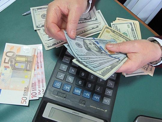 Рост валютных курсов обусловлен паникой, связанной с падением банков