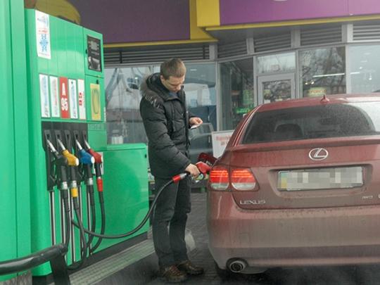 С 1 января ставка акцизного сбора на горючее выросла на 13 процентов