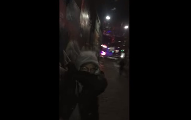 Самого загадочного художника Бэнкси сняли на видео