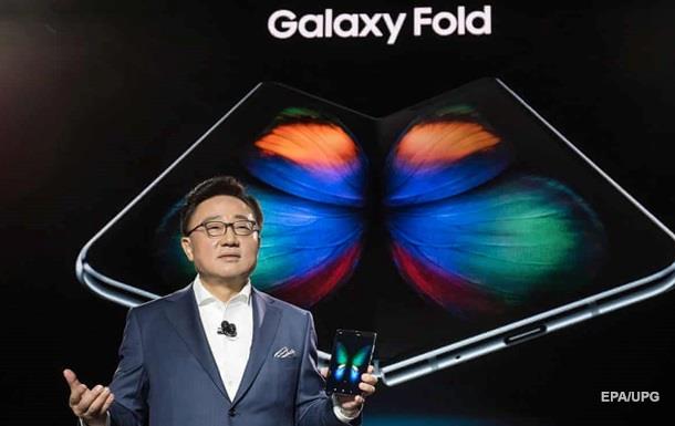 Samsung отложила выход на рынок гибкого Galaxy Fold