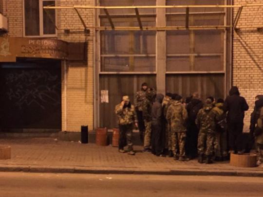 Штаб людей, занявших отель «Казацкий», переместился в помещение «Азова»