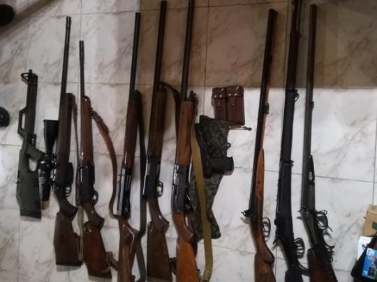 Силовики провели обыски у лиц из окружения Януковича и Клюева (фото)