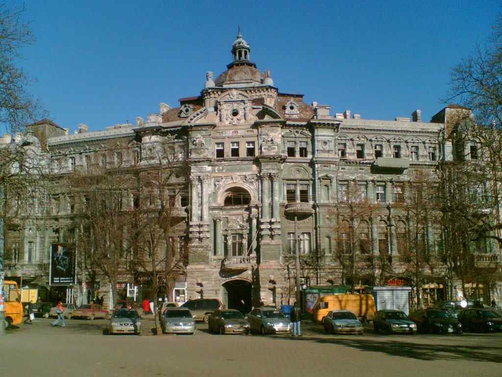 Судьба дома Руссова: спецкомиссия в течение месяца решит, что делать с памяткой архитектуры