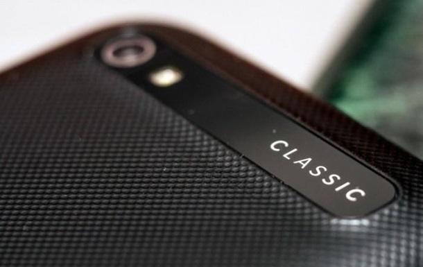 Традиции прежде всего: BlackBerry представила телефон вчерашнего дня