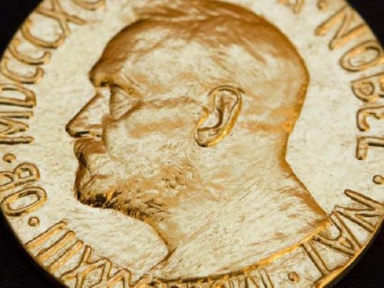 В 2015 году Россия пыталась оказать давление на Нобелевский комитет, чтобы исключить возможность присуждения Порошенко премии мира