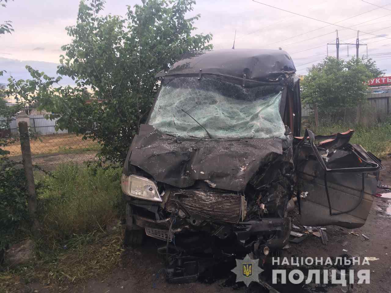 В аварии под Одессой пострадало четыре человека. Фото