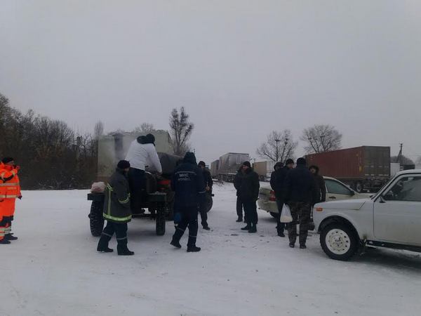 В Измаил прибыла колонна автомобилей, освобожденных из снежных заносов на юге Одесского региона