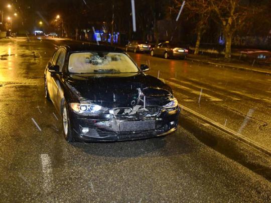 В Киеве BMW «догнал» троллейбус