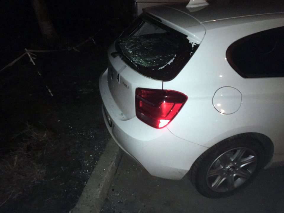 В Киеве неизвестные бросили гранату в автомобиль депутата Парасюка (фото, видео)