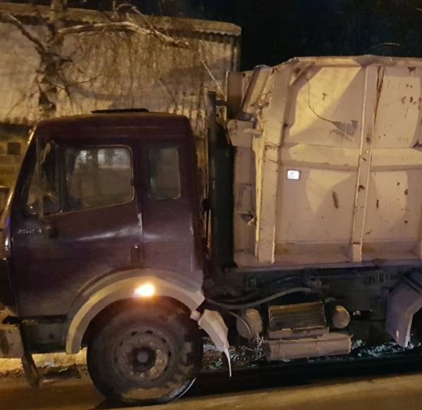 В Киеве зафиксирована новая атака грузовика на мост
