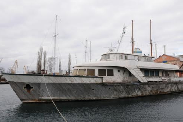 В Одессе затонул любимый катер генсека Леонида Брежнева (фото)