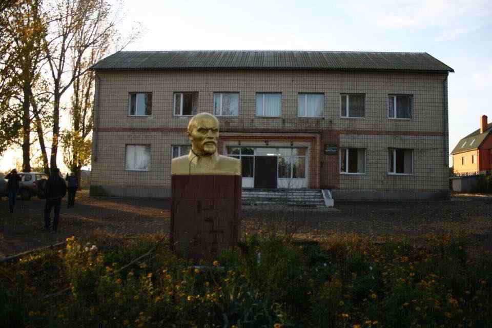 В Одесской области нашли 7 памятников Ленину: их требуют снести, а глав сельсоветов — наказать