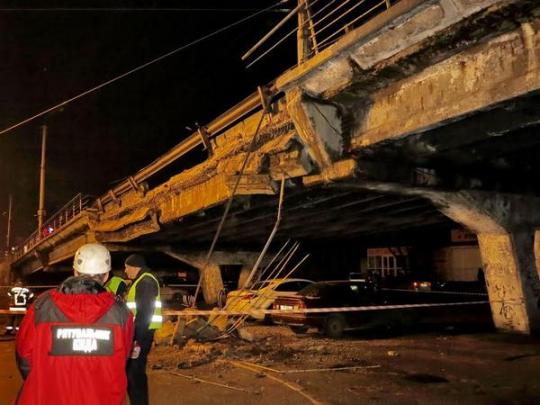 Власти столицы призывают киевлян объезжать Шулявский мост десятой дорогой (фото, схема объезда)