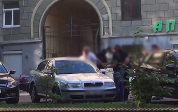 Во Львове капитан полиции покрывал карманных воров