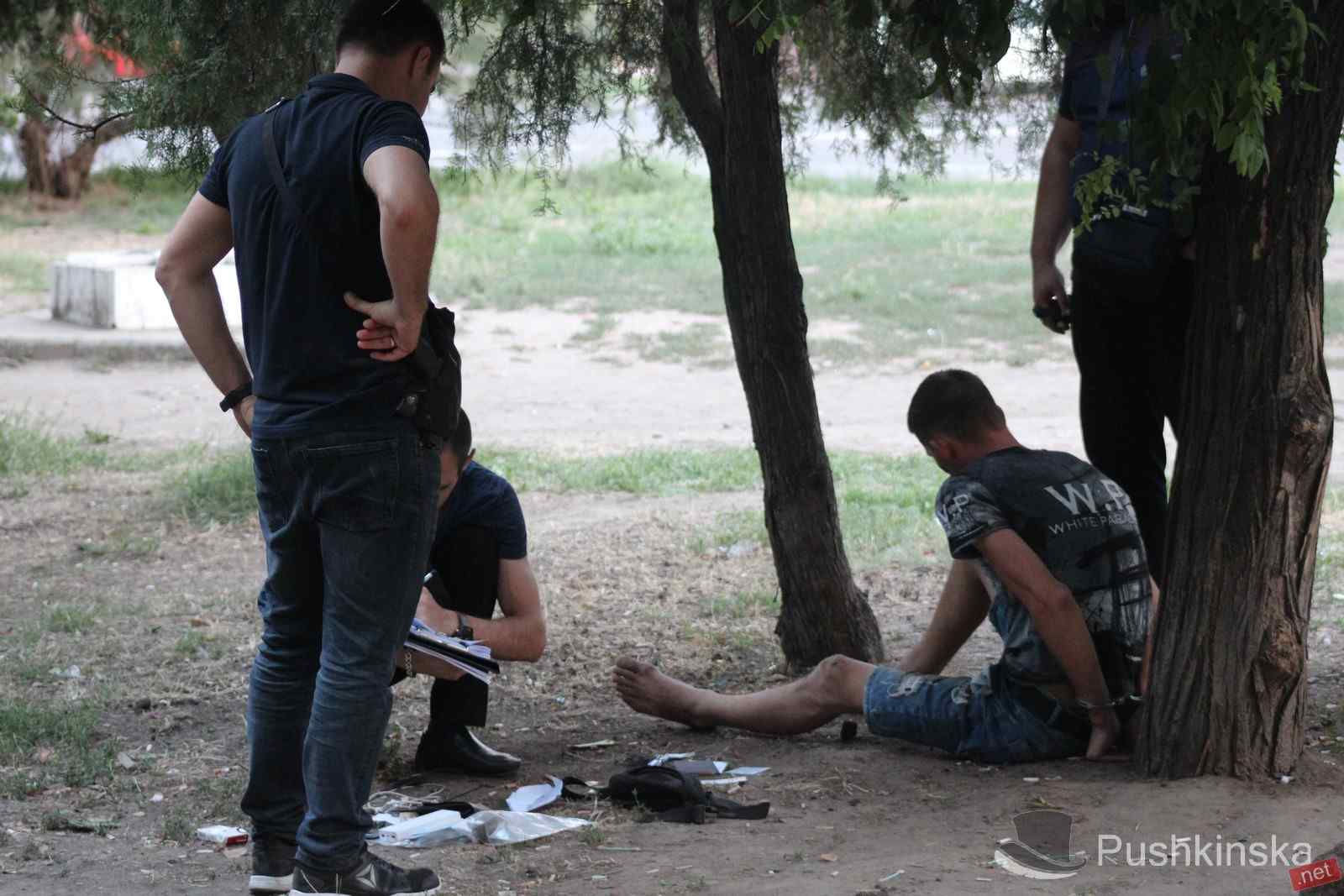 Задержание на Привокзальной площади: мужчина с гранатой собирался взорвать экс-сожительницу-следователя. Фото
