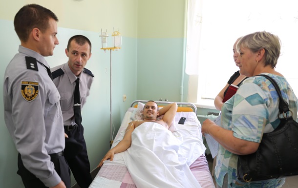 Задержавший граффитчиков полицейский получил в награду квартиру