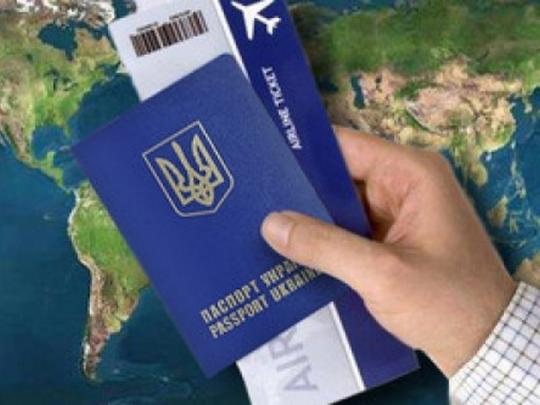 Злоключения украинских туристов в Париже: после подтверждения американских виз их... снова не пустили в самолет