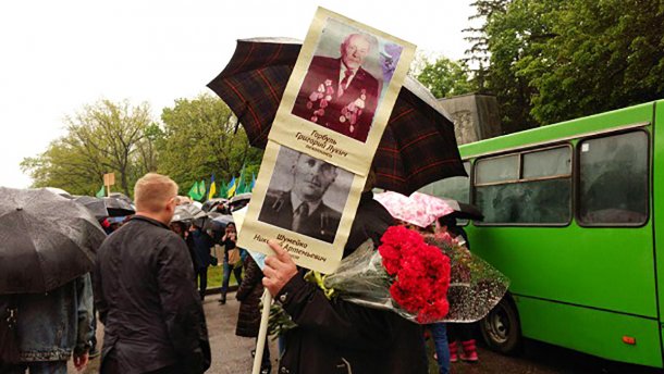 Акция Бессмертный полк в Харькове и Николаеве прошла с перепалками и нарушениями