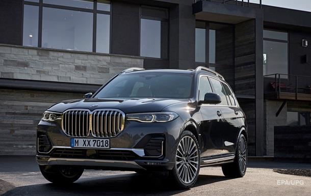 BMW представила семиместный кроссовер X7