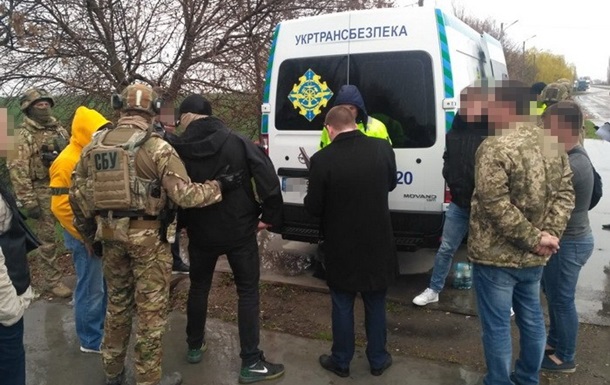 Чиновники Николаевской области брали поборы с фур за перегруз – СБУ