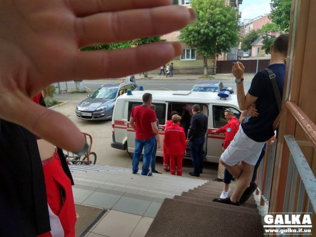 Чому пологи в Україні коштують в рази дорожче ніж за кордоном: цинічні причини