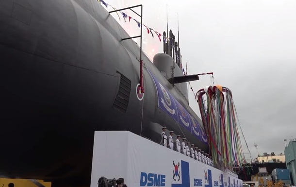 Daewoo спустила на воду первую корейскую подлодку