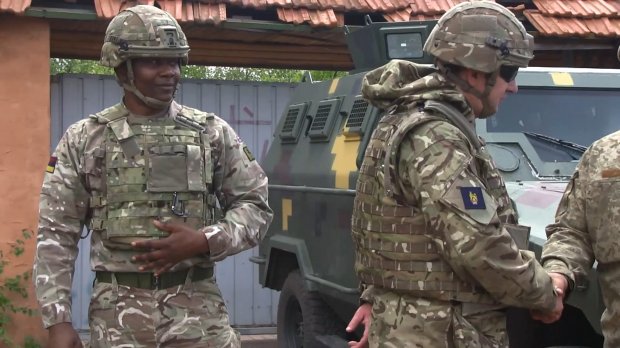 Де буде АП Зеленського, стандарти НАТО в ЗСУ і хто врятував Білорусь: топ-5 блогів тижня