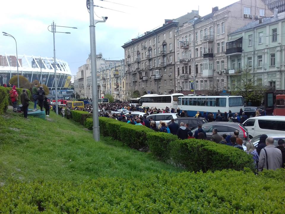 Дебаты Зеленского и Порошенко: все подробности, фото, видео и реакция соцсетей