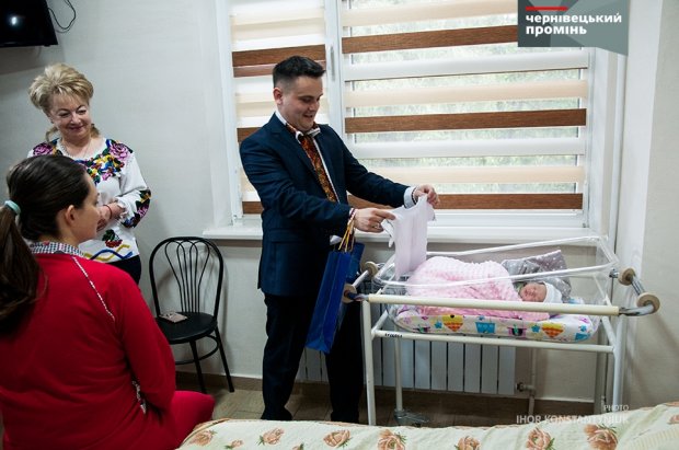 День вышиванки: как празднуют украинцы в разных городах – невероятные фото и видео