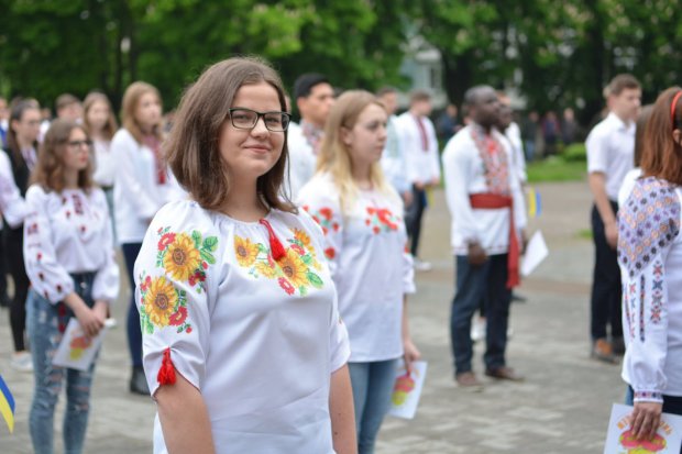 День вышиванки: как празднуют украинцы в разных городах – невероятные фото и видео