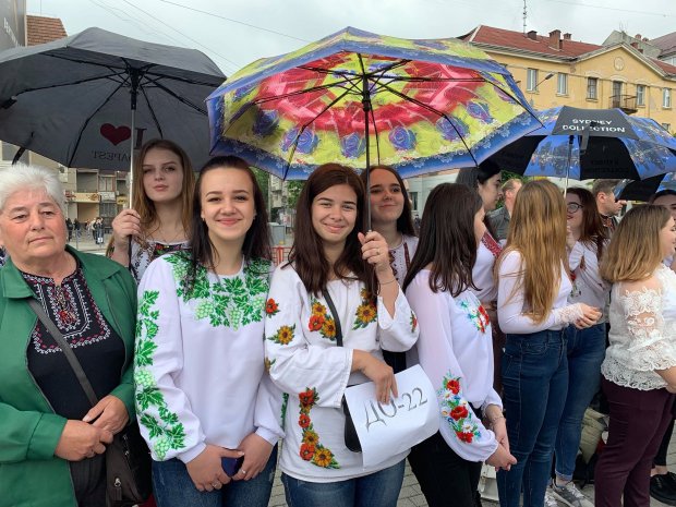 День вышиванки: как празднуют украинцы в разных городах – невероятные фото и видео