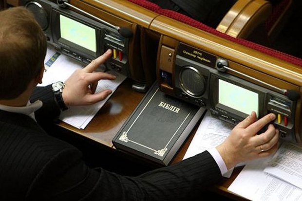 Это будет почти революция, – Фесенко о новом парламенте, составе Слуги народа и Коломойском