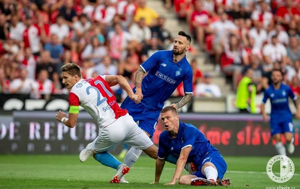 Футбол: Динамо – Славия 2:0. ОнлайнСюжет